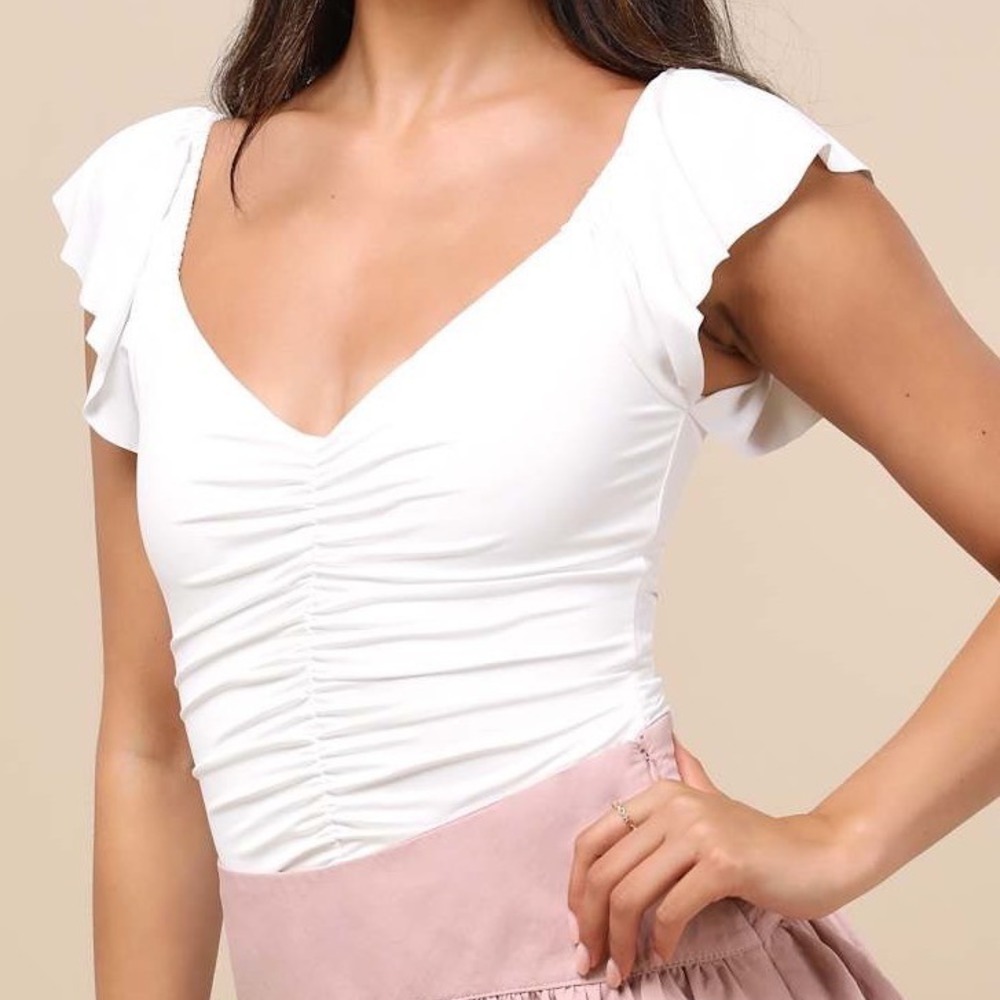Lulus A Little Bit Of Love Ruffle Cap Sleeve Ruched V-Neck Thong Bodysuit Small